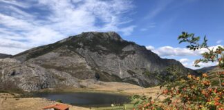 El lago de Isoba, León, desde el mirador. 2026