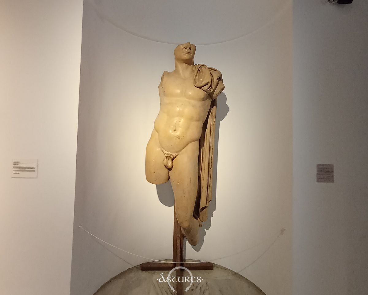 Réplica del Trajano heroizado de Itálica.