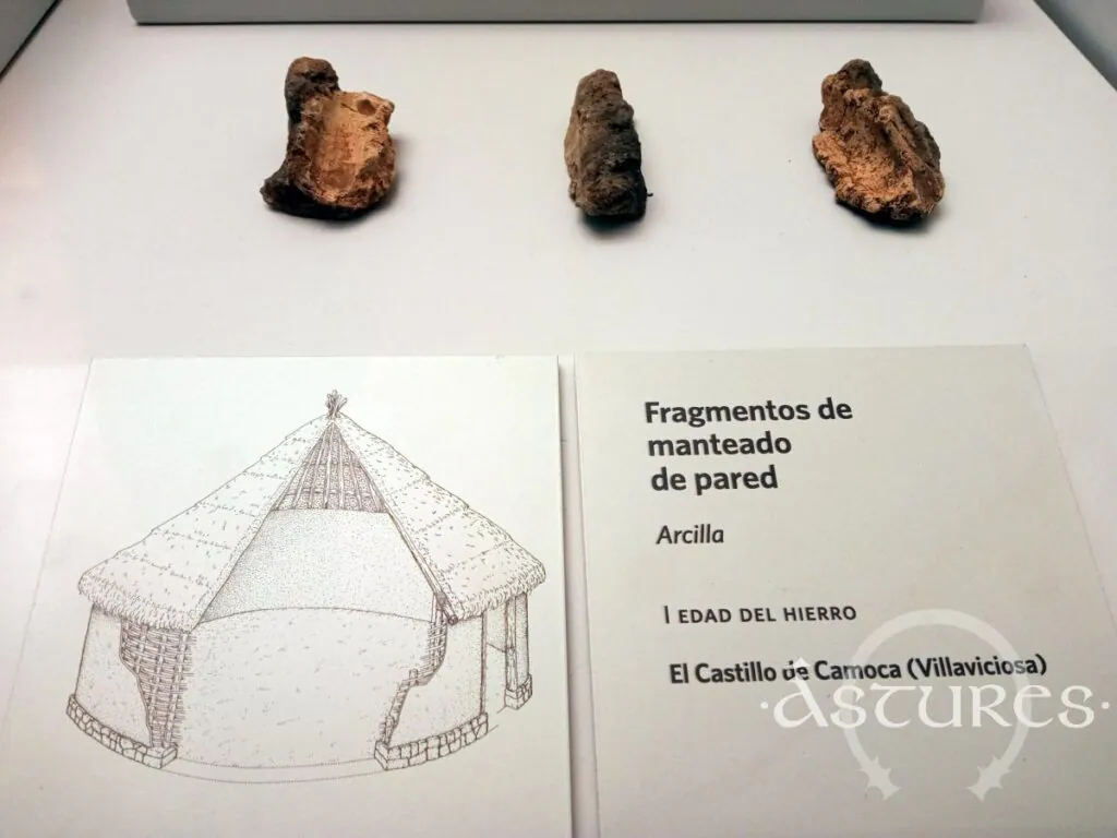 Impronta de vegetal sobre las paredes de una casa del castro de Camoca, Villaviciosa.