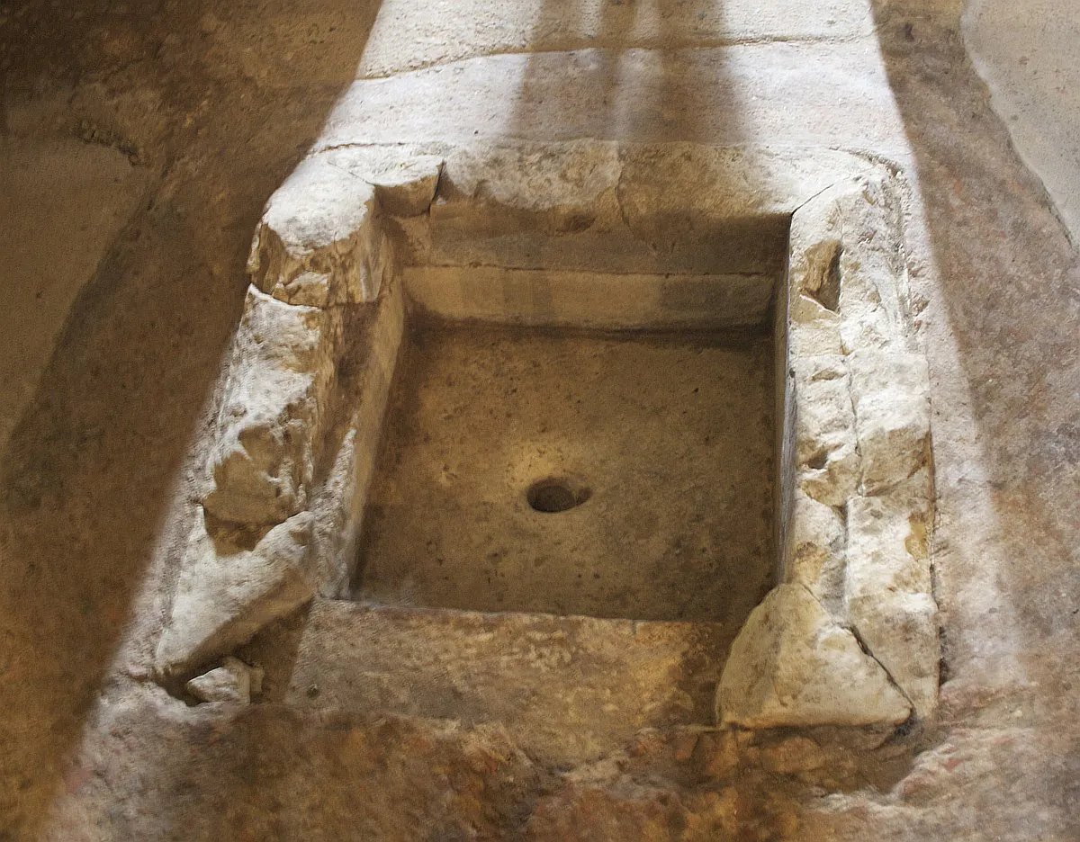 Baptisterio paleocristiano de Santianes de Pravia. Foto CC