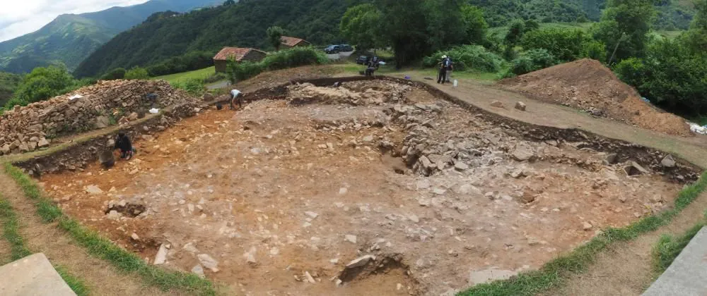 Excavación arqueológica de LLABOR en L.linares, Belmonte. Foto Universidad de Oviedo