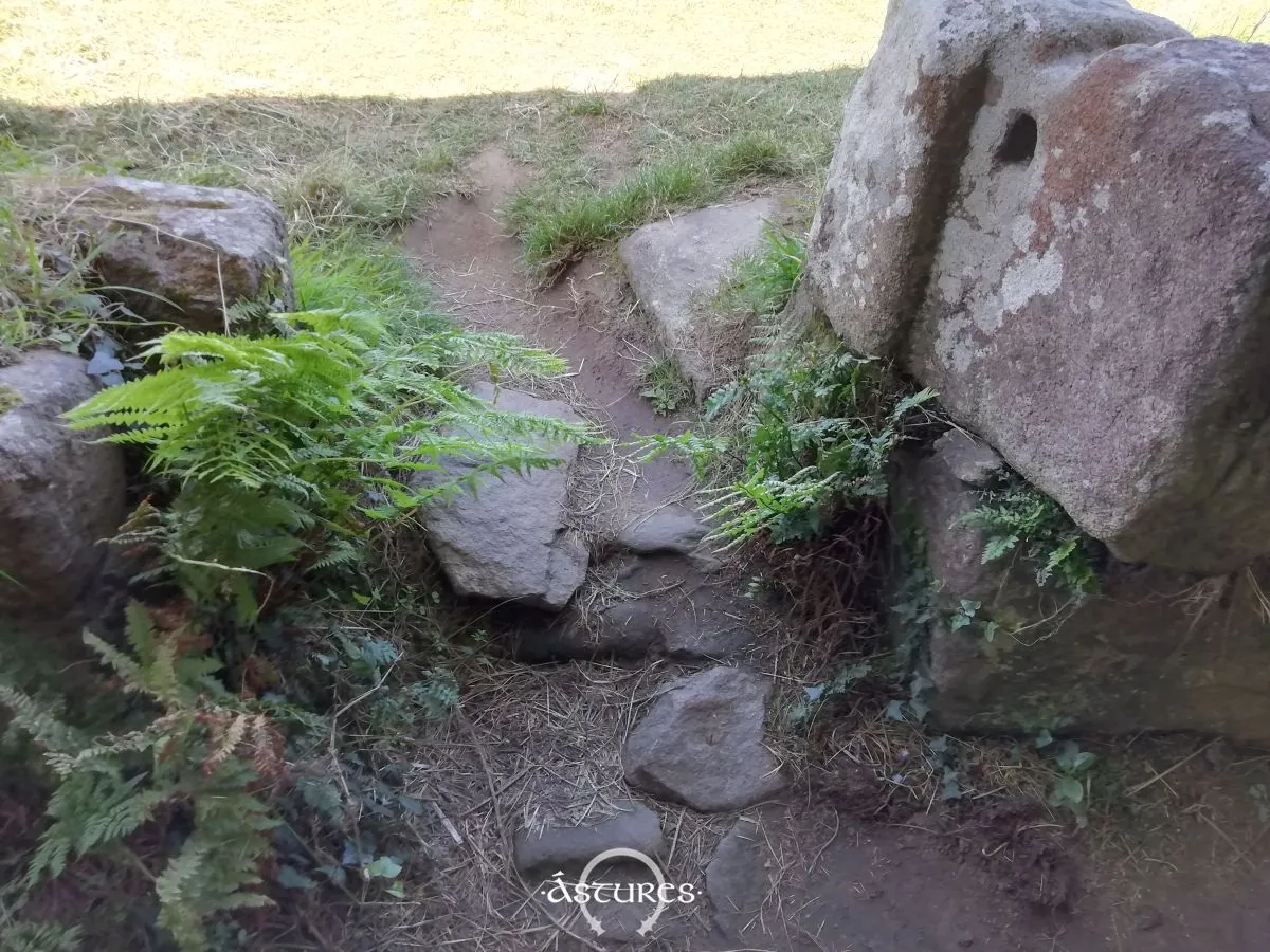 Dolmen de Kergunteuil por dentro. 2019