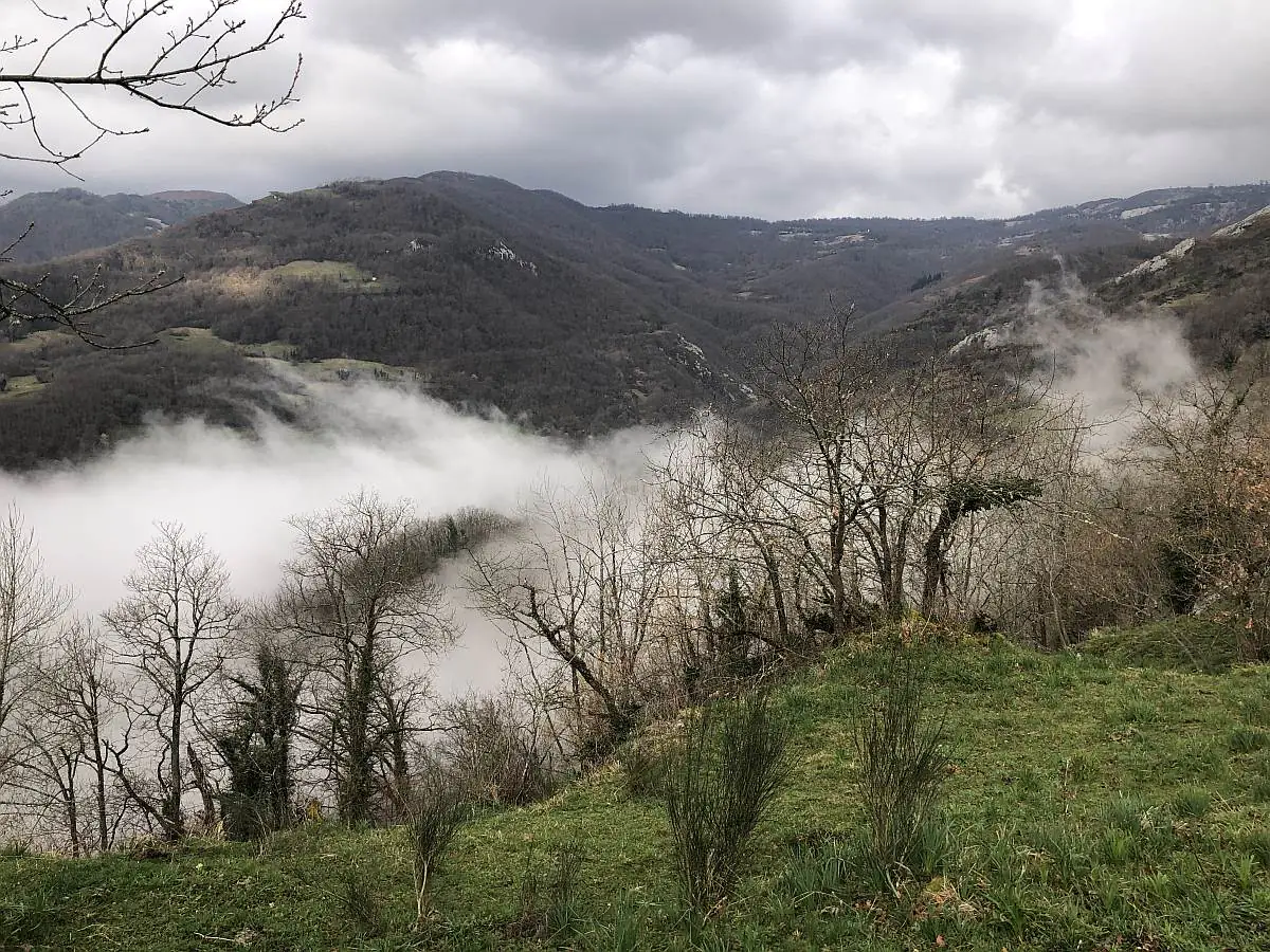 Vistas del valle del Huerna desde el castil.lu de Tiós, Lena.