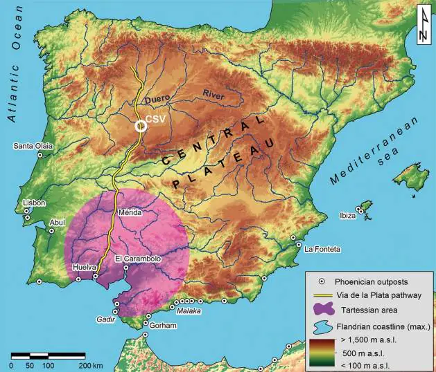 Mapa de la posición del cerro de San Vicente respecto a los asentamientos comerciales fenicios y las vías de comunicación como la de la Plata que atraviesan de norte a sur la península. Crédito: autores de la publicación.