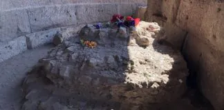 Restos del altar erigido en el lugar de la pira funeraria de Julio César.