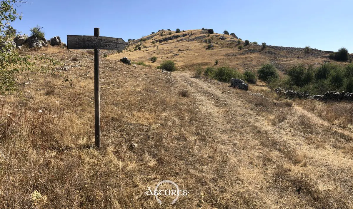 Señal de acceso al castro