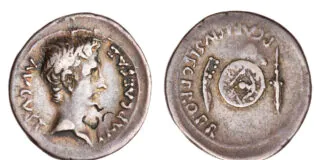 Denario de Emerita. P. Carisio. armamento astur. Foto. American Numismatic Society