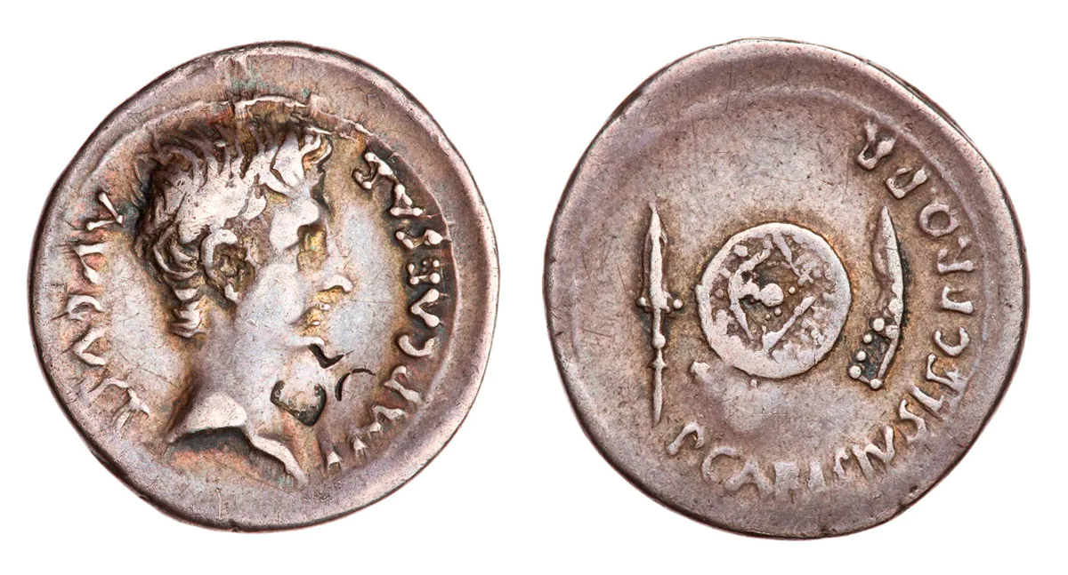 Denario de Emerita. P. Carisio. armamento astur. Foto. American Numismatic Society