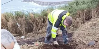 Excavación de la edificación circular descubierta en 2025 en Puntamuyeres, Luarca. Equipo de Juan Muñiz. Publicada en LNE