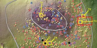 Brusselstown Ring (condado de Wicklow, Irlanda). Modelo de relieve y posición de las viivendas.